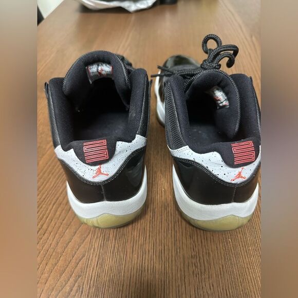 Air Jordan 11 low ‘infrared 23’ size 10 - Picture 4 of 9